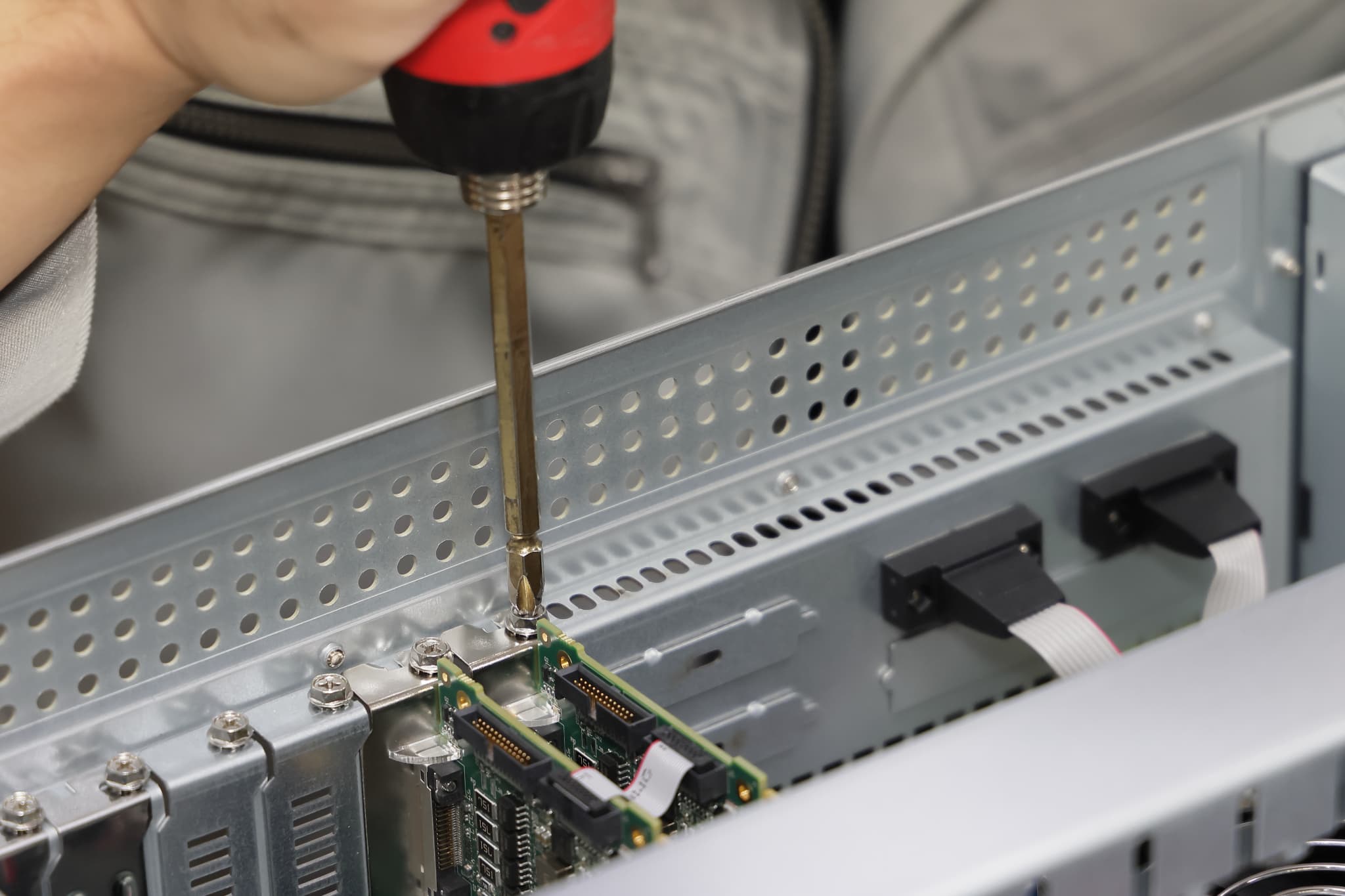 白い内装のオフィス