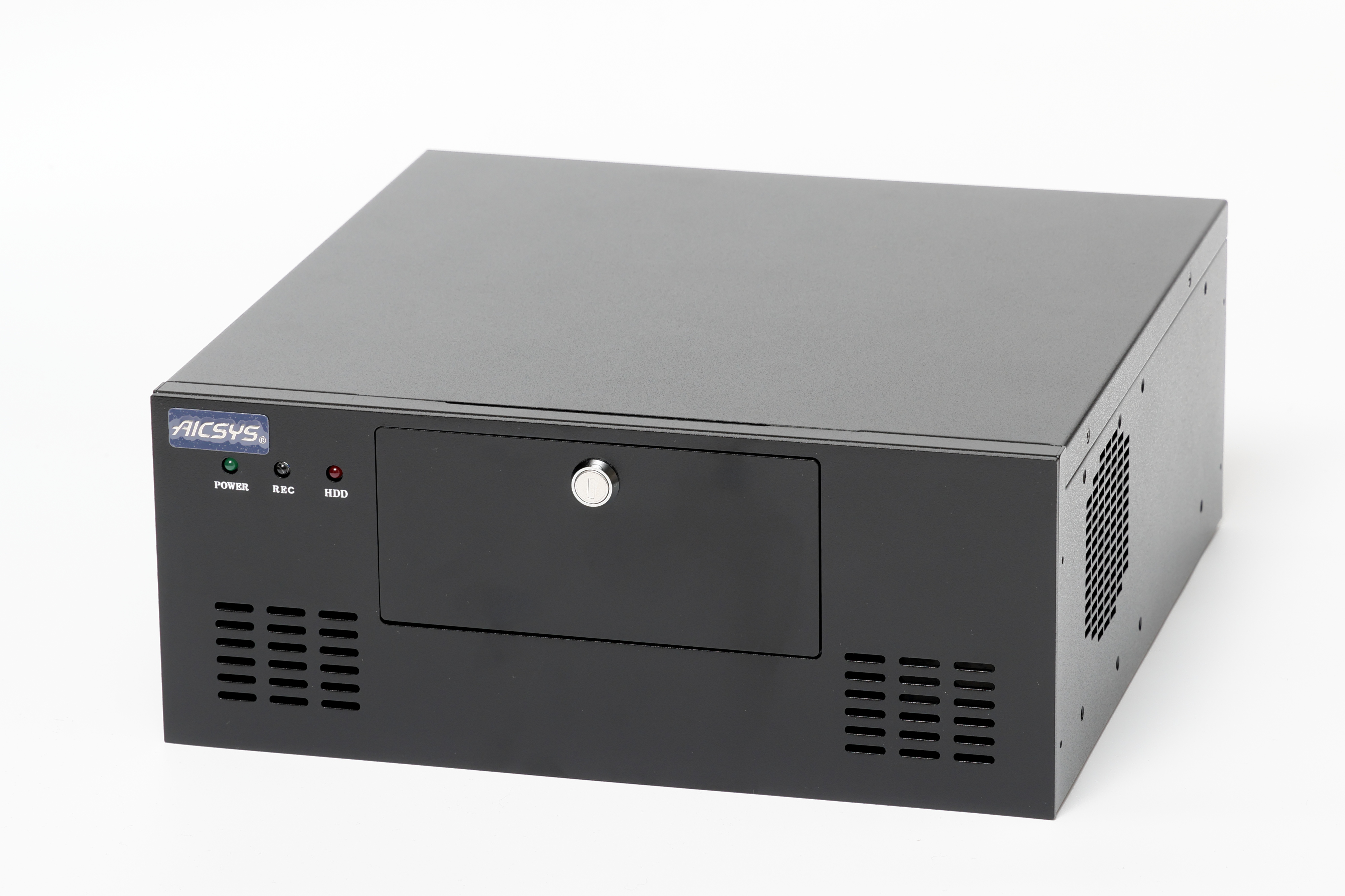 青く照らされたPCの基盤部分