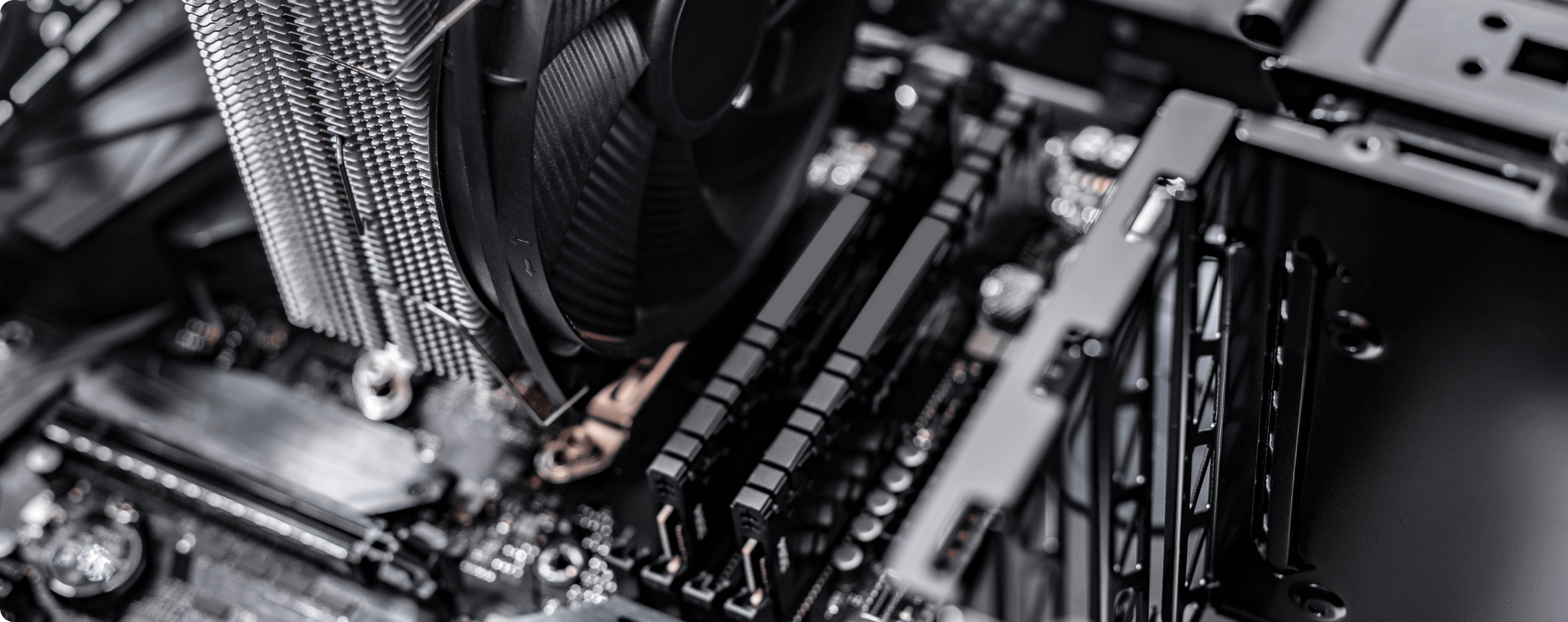 黒い基盤とファン